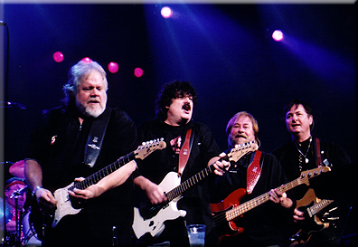 Randy Bachman, Burton Cummings, Bill Wallace and Donnie McDougall perform No Time