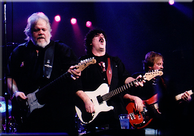 Randy Bachman, Burton Cummings and Bill Wallace perform No Time