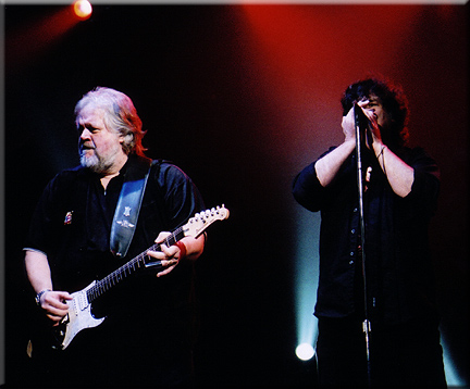 Randy Bachman and Burton Cummings perform American Woman