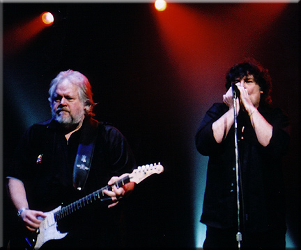 Randy Bachman and Burton Cummings perform American Woman