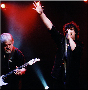 Randy Bachman and Burton Cummings perform American Woman